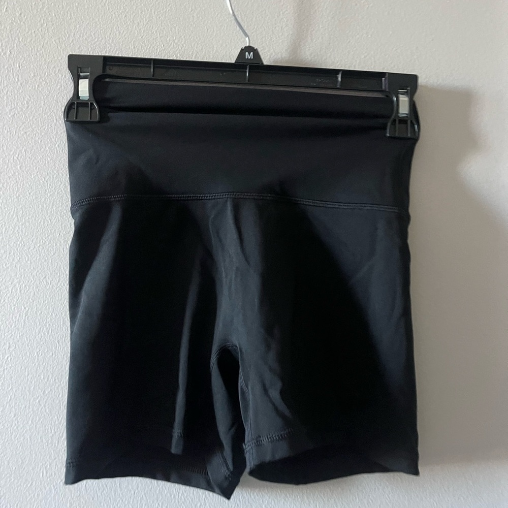 AERIE GOALS OFFLINE short 5 inch seam size small worn ONCE